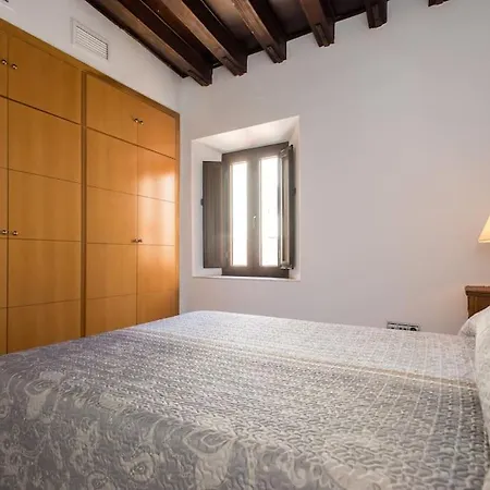 Apartament Bustos Tavera *