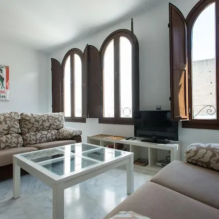 Apartment Bustos Tavera